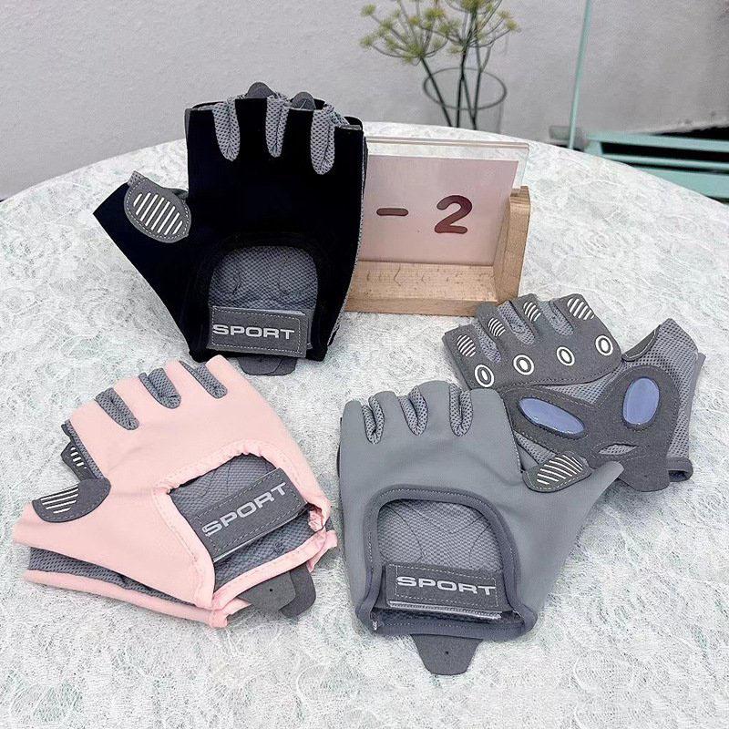 Product Introduction of Găng Tay Sport Tập Gym Nữ Chống Trượt Tập Yoga, Gym, Goft, Đạp Xe, Đệm Silicon Cao Su Chống Trơn 16