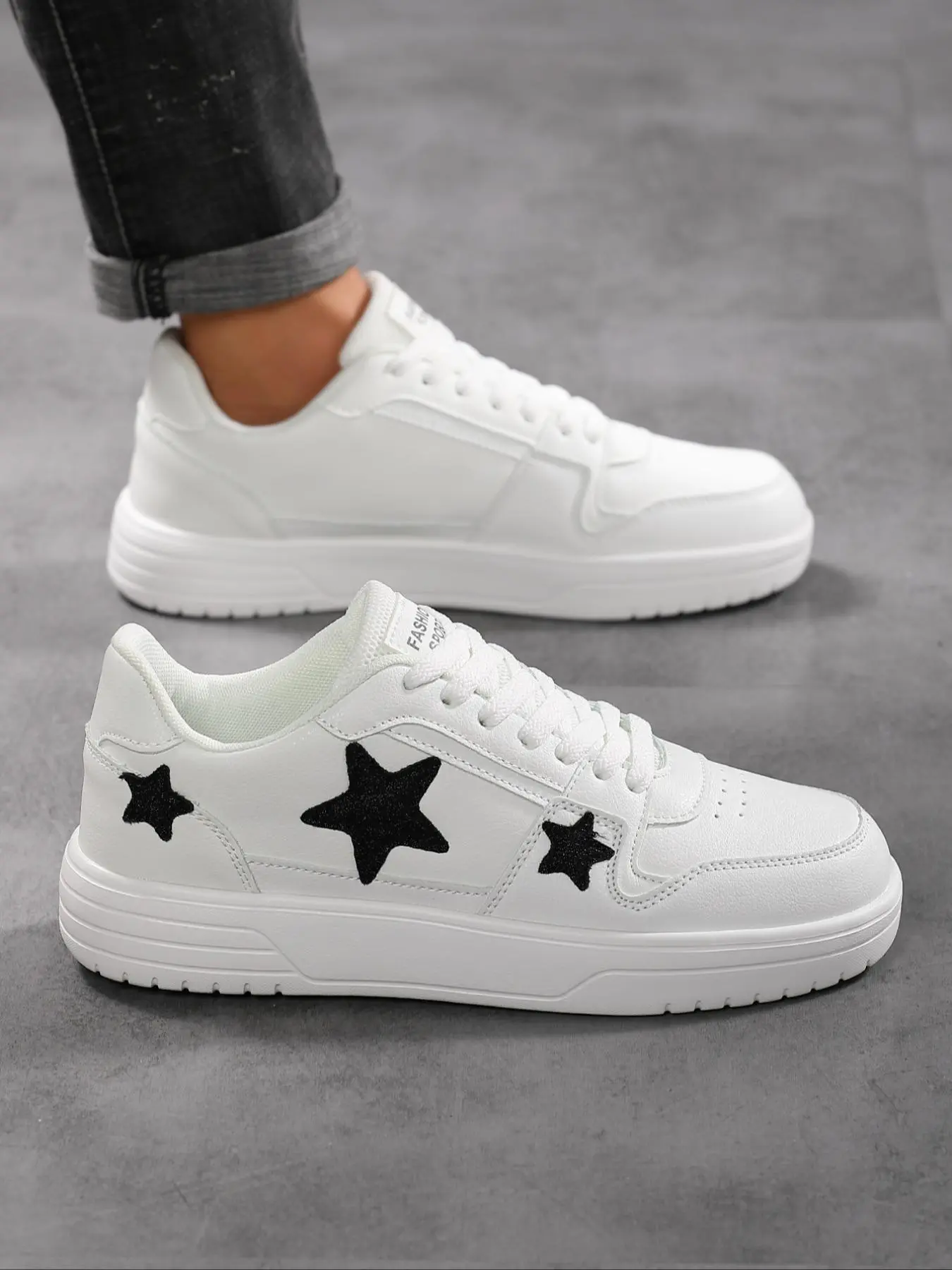 Women's Fashionable Star Patched Design  Low Top Sneakers, Casual Comfortable Breathable Sports Running Shoes, All-match Non-slip Sneakers for Daily Wear