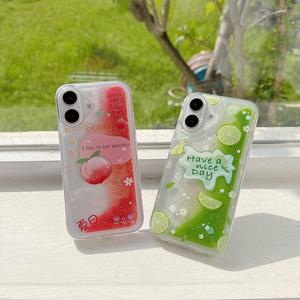 เคสโทรศัพท์ทรายไหลของเหลว, ซีรีย์ฤดูร้อนหวานสีเขียวมะนาวพีช, เข้ากันได้กับการ์ตูน 16ProMax และ 15Pro รุ่นหญิง ip14pm และ 13, ฝาครอบป้องกัน