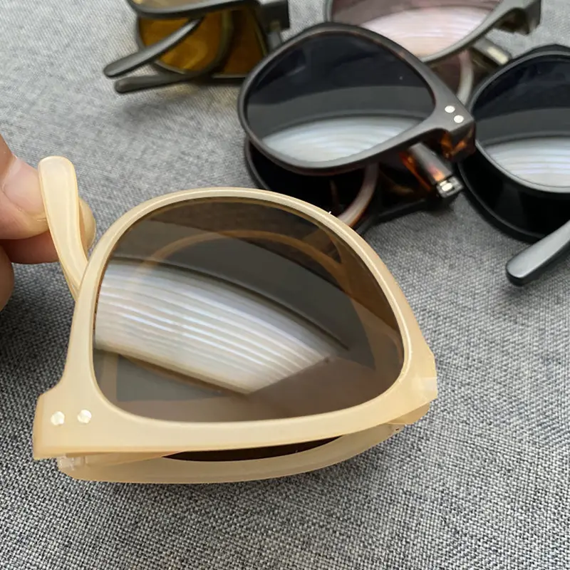 New Women's Fashion Folding Sunglasses Women's Brand Designer Glasses Oval Glasses Lady Retro Sunglasses UV400 Protect(Sunglasses and sunglasses bags are ordered separately)