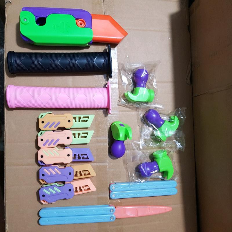   Giá Tốt  Đồ Vô Tri In 3D Dao Cà Rốt Dạ Quang Móc Khóa 3D Dạ Quang Búa Vô Tri Giúp Xả Stres Vui Chơi. Đồ Chơi Giảm Stress Toy 