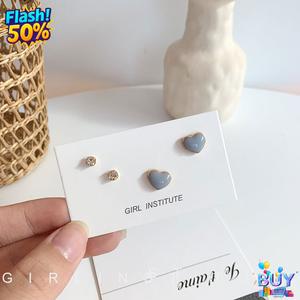 ต่างหูสตั๊ดสำหรับผู้หญิง อินเทอร์เน็ตคนดัง ต่างหูสตั๊ดหน้ากลม เหมาะสำหรับนักเรียนหญิง สไตล์เกาหลีและญี่ปุ่น เรียบง่าย และประณีต รูปหัวใจ รูปลอกหูขนาดเล็กและรูปหัวใจ เรียบหรูและกระชับสัดส่วน เหมาะสำหรับผมสั้น ผู้หญิงและผู้ชาย สไตล์ใหม่ขั้นสูง ปีพ.ศ. 2568