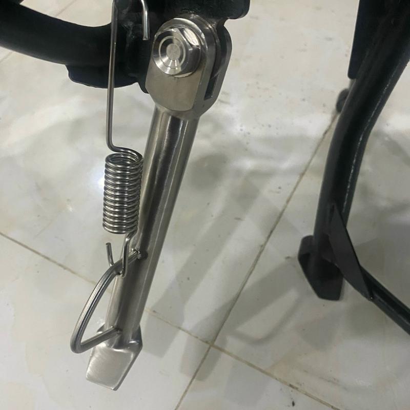 Chân chống Chuẩn Inox304 Chất Lượng Cao - Tặng Kèm Ốc inox 304 và Lò Xo, Long Đền - Gắn Như Zin cho các dòng Xe Honda - Yamaha-Suzuki- phụ kiện xe máy - Phụ Tùng exciter xemay