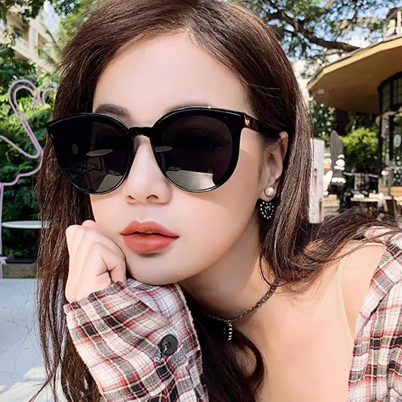 [50k] Kính Thời Trang Hoạ Tiết V-Line Women Hoa 1