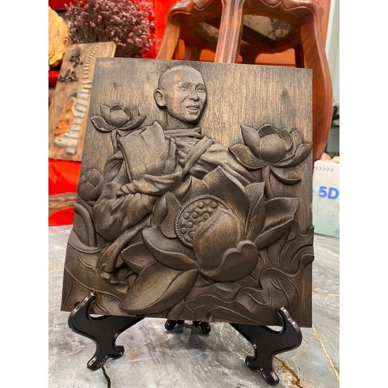 ￼Thầy Thích Minh Tuệ Hoa Sen 18x20 tranh gỗ gõ kèm đế đỡ tranh màu tranh cổ decor 1