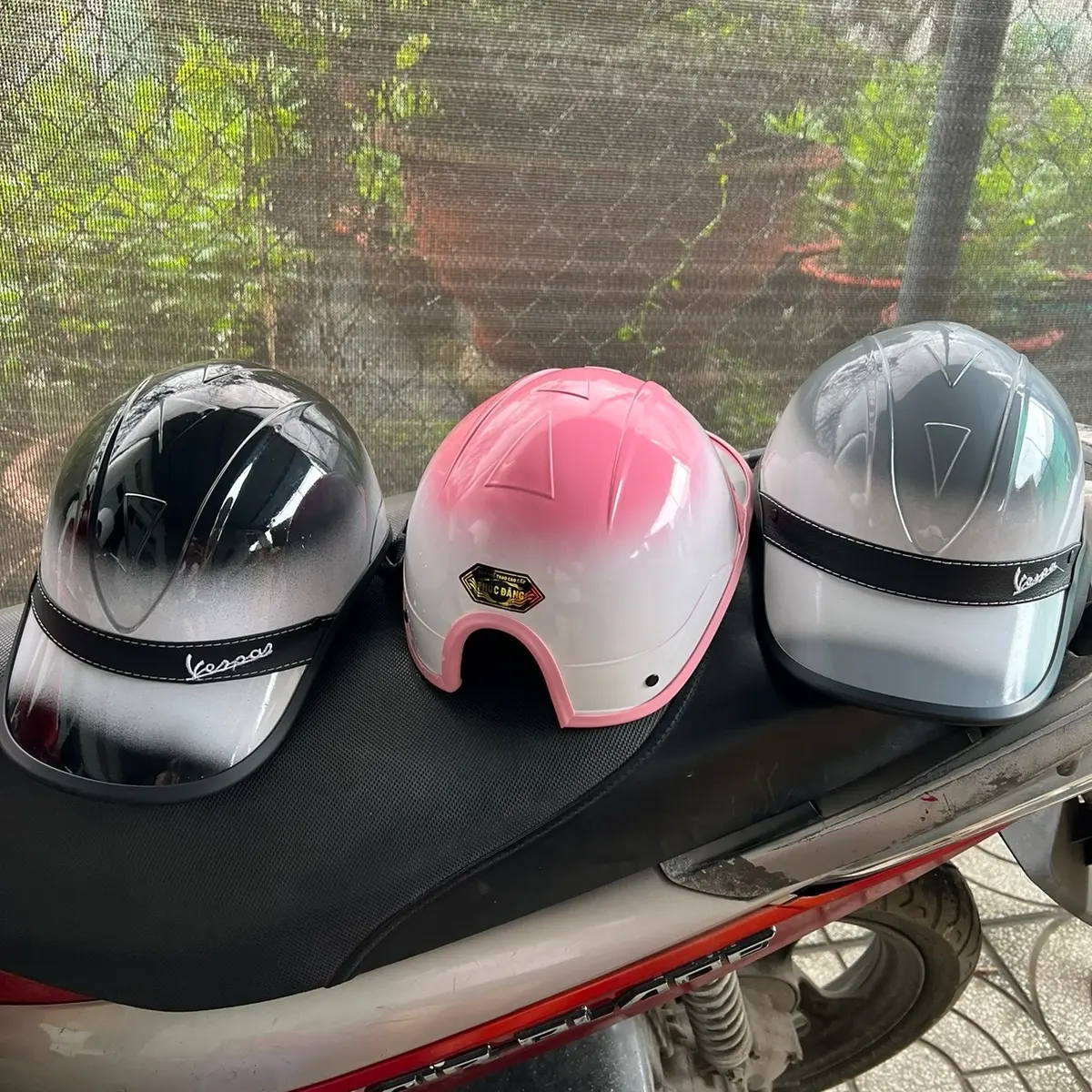 Nón  kết  vesspa  dành cho nữ  có  lỗ cột tóc  siêu xinh