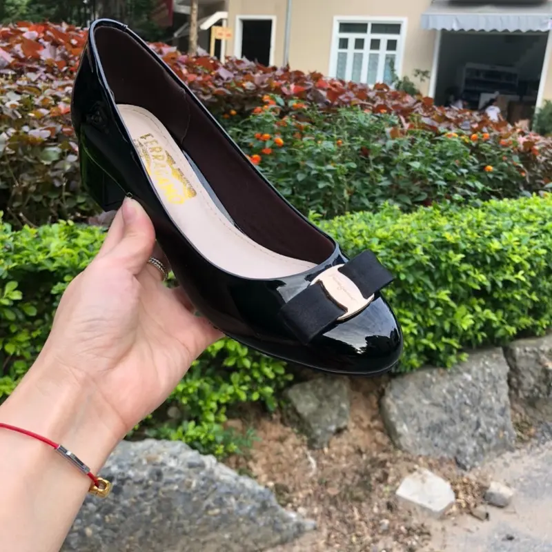 Giày cao gót 3 phân mũi tròn gót vuông chất liệu xi bóng phối nơ SVT_A893SVT Nữ Shoes Đế Cao 4
