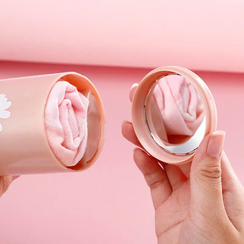 Hộp đựng kèm 5 món vệ sinh cá nhân tiện dụng mang theo khi đi du lịch GD Khánh Ngân 5