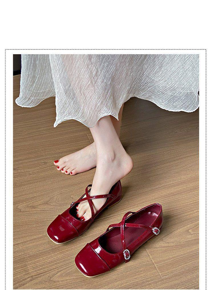 Product Introduction of French Style Silver Fairy Style Pumps Female 2025 Autumn New Retro Inner Match Match Skirt Mary Jane Shoes 5