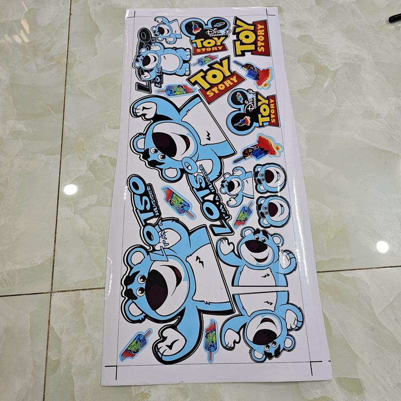 Combo logo sticker tem gấu dâu xanh dễ thương dán trang trí xe máy 20x60cm - shin decal Nhãn Dán