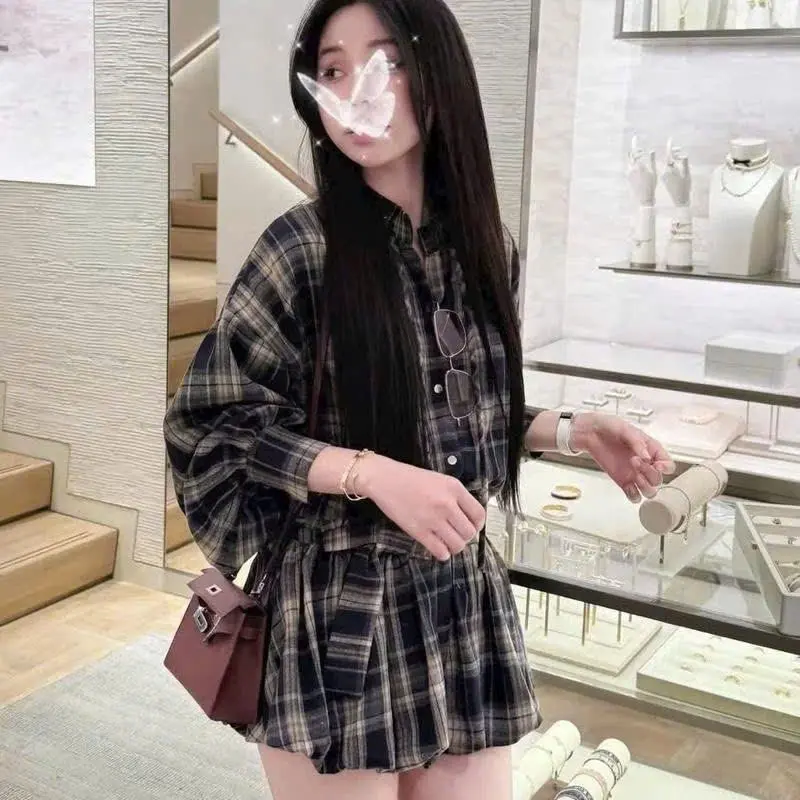 sét đồ nữ - áo kẻ dạ caro dài tay mĩ chân váy bí có quần bảo hộ 0