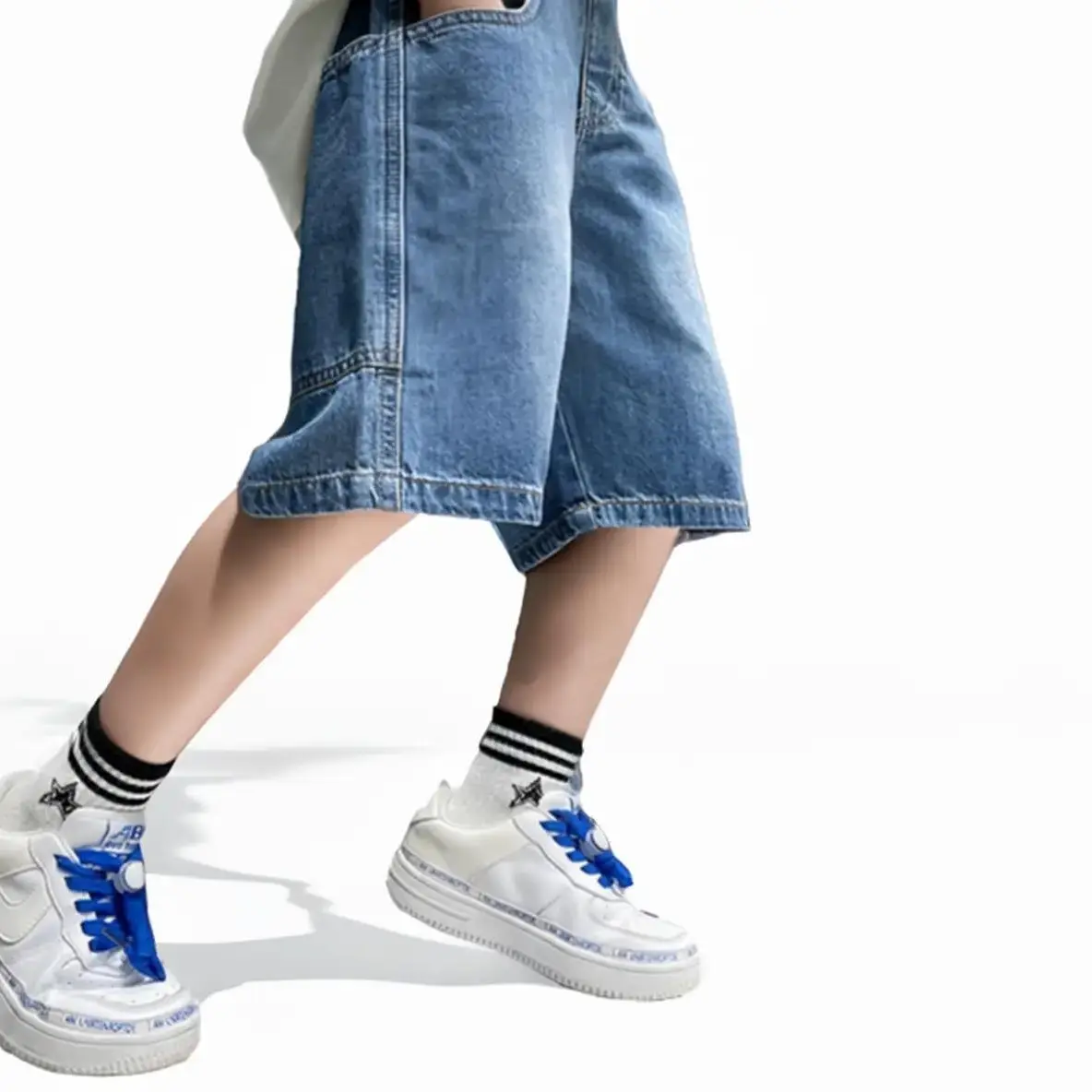 Quần jean ngắn bé trai. Chất jean, co giãn, hình thêu. Từ 25kg đến 45kg