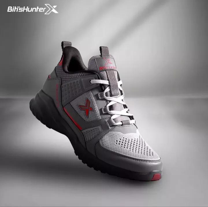  Giày Thể Thao Cao Cấp Nam Bitis Hunter X 1.0 Festive Armor Grey - DSMH07700XAM 