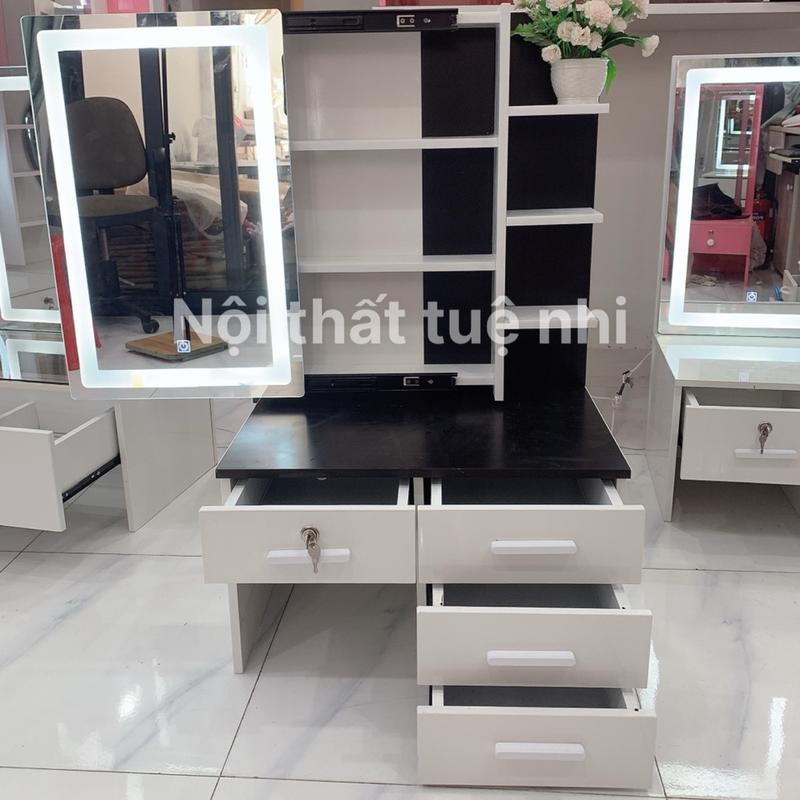 Bàn trang điểm gương đèn led có tủ trong gương