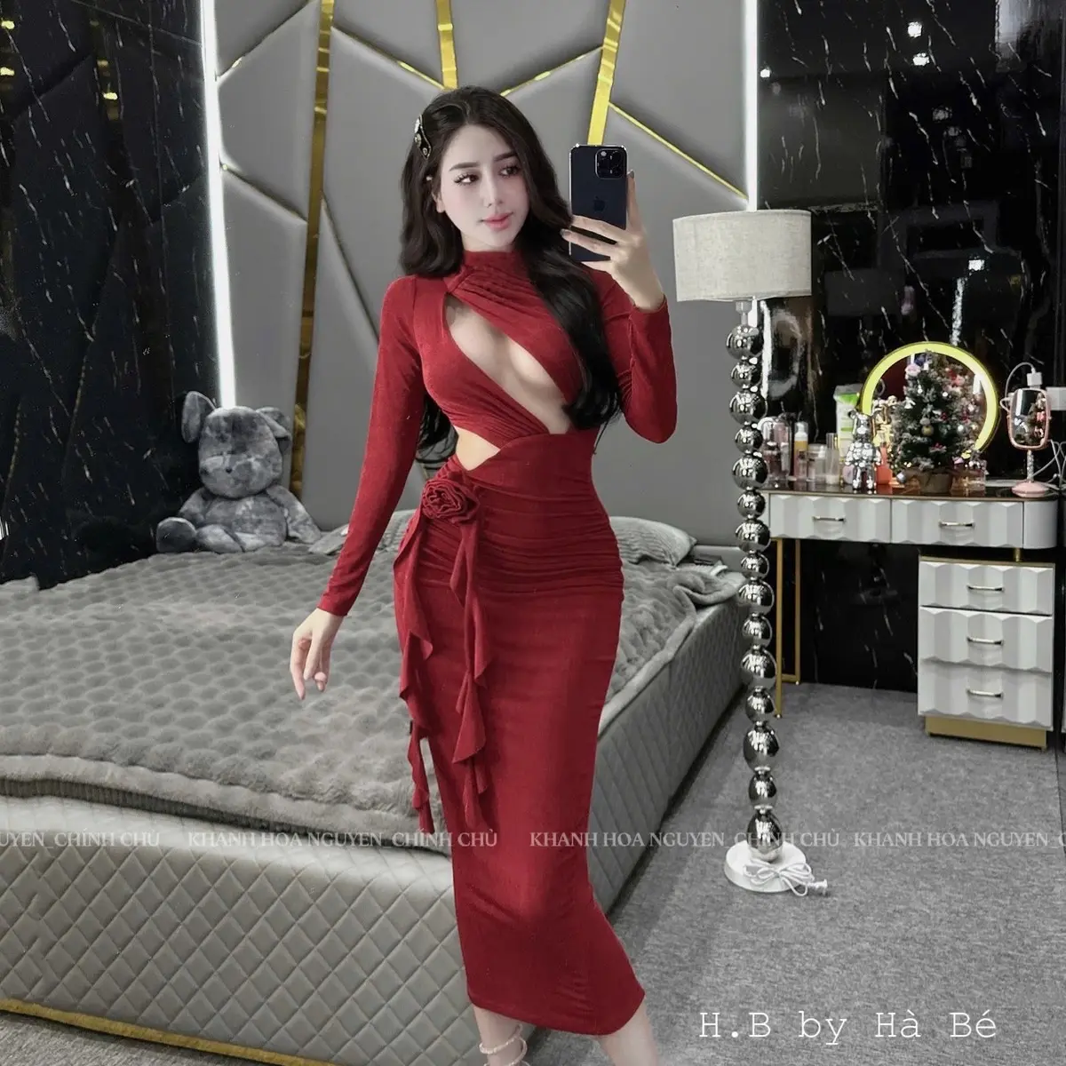 Váy body dáng dài xẻ ngực ôm Body đính hoa bèo