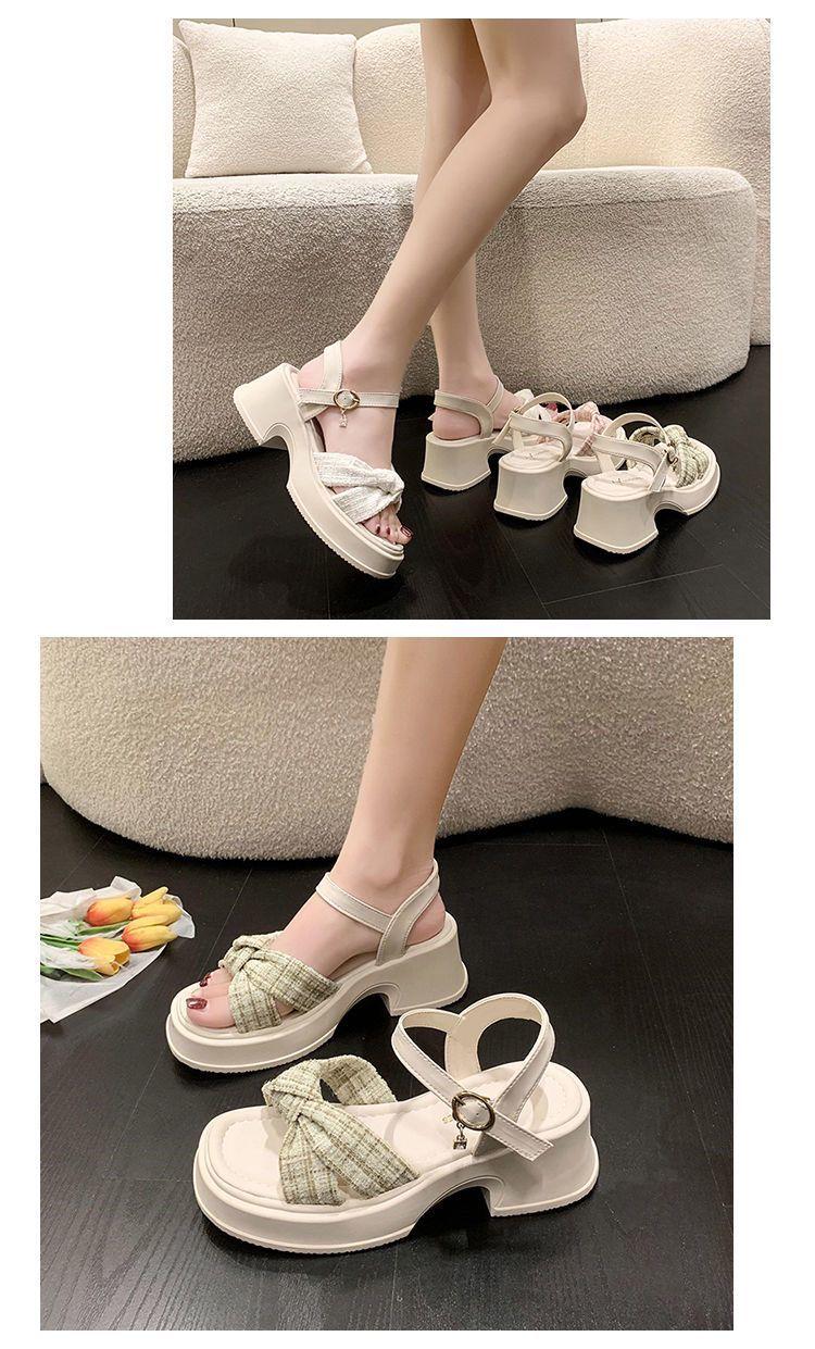 Product Introduction of Dép Sandal Đế Xuồng Đế Dày, Dành Cho Nữ, Thích Hợp Mặc Ngoài Trời, Thời Trang Phong Cách Hàn Quốc Mới, Dễ Phối Đồ, Không Trơn Trượt, Thiết Kế Hở Ngón Chân, Thích Hợp Cho Mùa Hè 2024, Giày 5