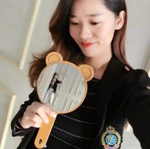 Product Introduction of Handle Mirror Cute Dressing Wooden Handheld Beauty Mirror with Handle Makeup Mirror for Women Original Wood Portable HD 10