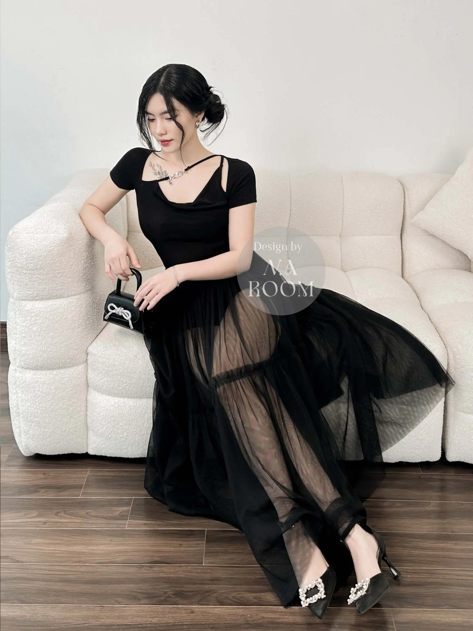 Mabela Top - Áo nữ co giãn cổ đổ chi tiết cut-out đính charm xinh xắn - by N.A Room - Women