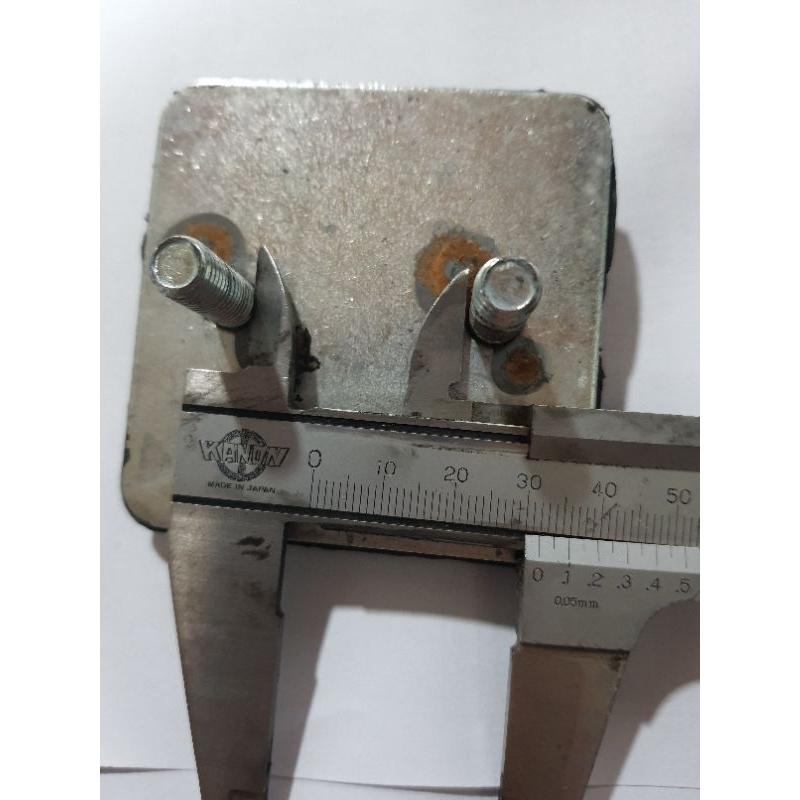kê nhíp phụ/ cao su đệm nhíp phụ, kê nhíp phụ hyundai 3t5, hd65, hd72,hd99,hd78,hd79.... 1