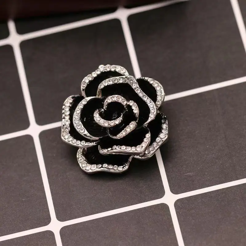 Brooch New High-end Niche Brooch Women's Knitted Sweater Suit Coat Pin Camellia Style Factory Wholesale