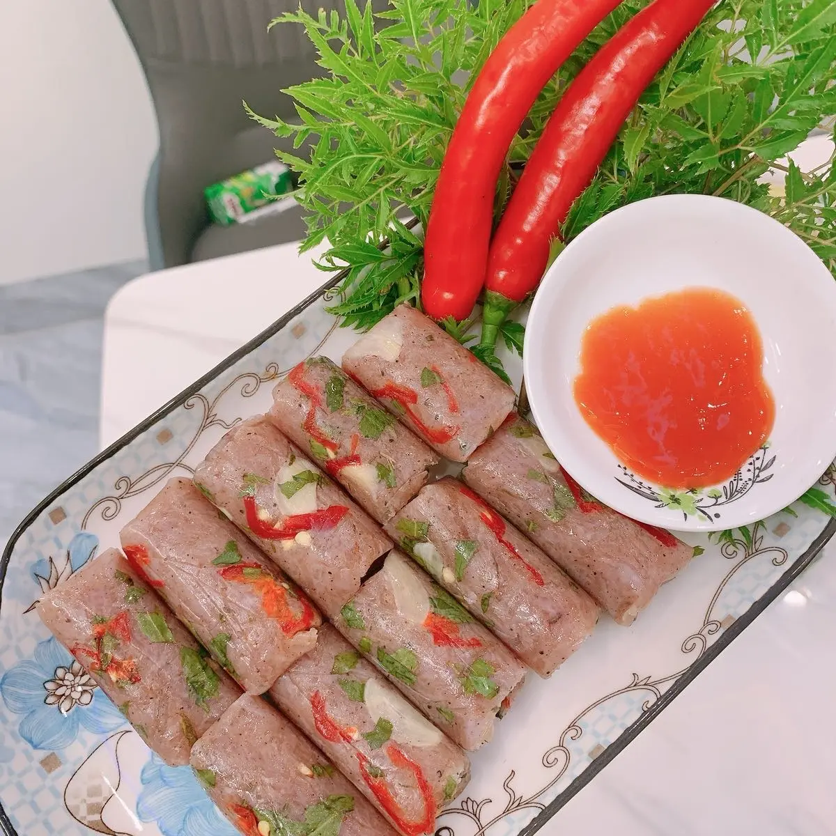 Nem chua Giang Nhung : 30 cái nem vuông loại đặc biệt