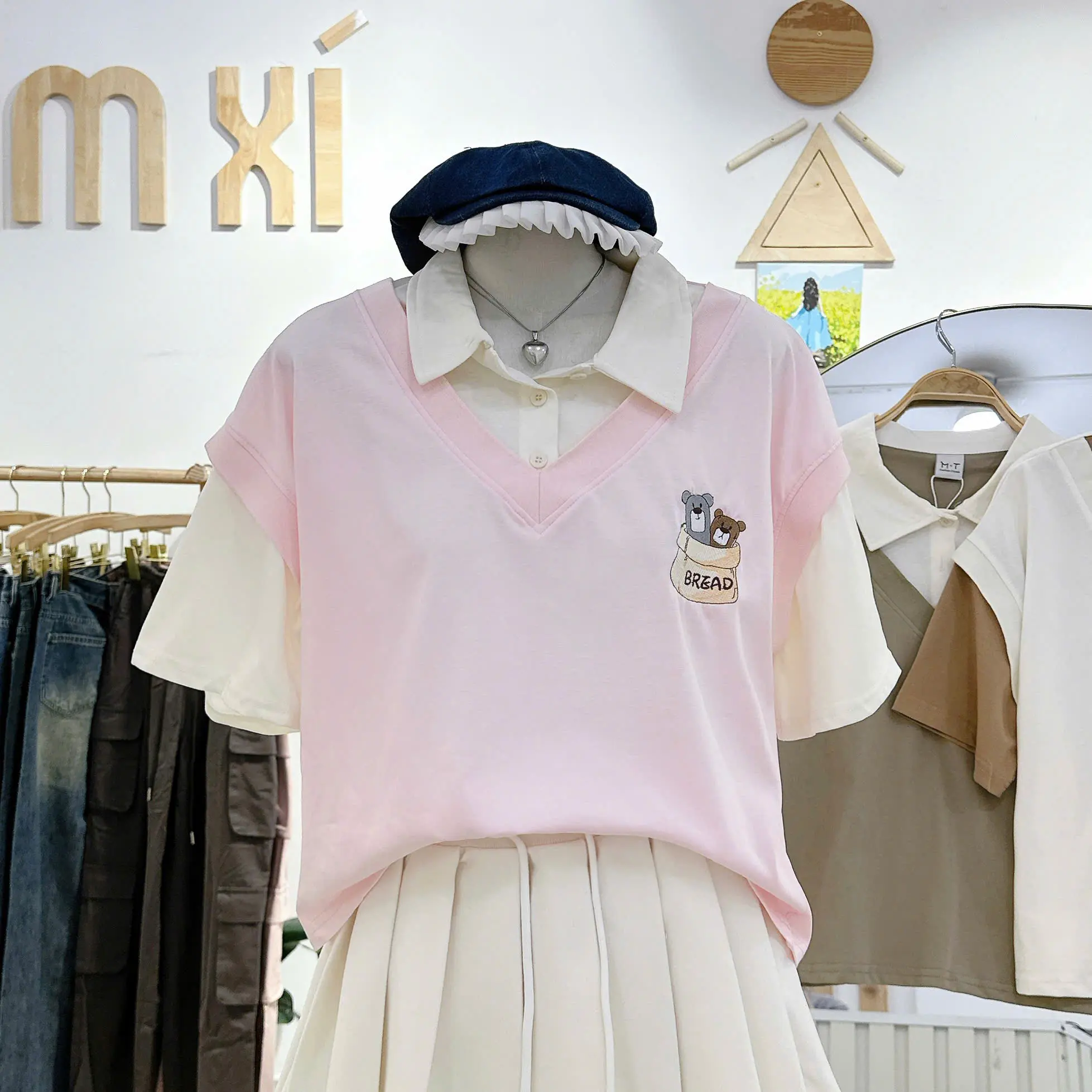 Áo thun gile phối cổ polo form rộng thêu gấu bên túi dễ thương - [At20]
