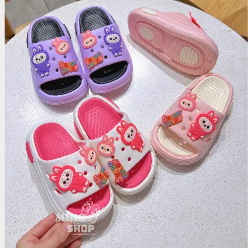 [PHOM TO] Dép lê siêu nhẹ Labubu So cute bé gái 2 lớp gắn sticker mềm êm nhẹ chân cho bé