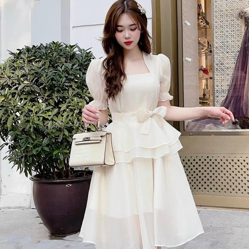   Miễn Phí Ship 50K-GIAN HÀNG CHÍNH HÃNG  Đầm thời trang nữ dự tiệc chất tơ ánh kim cổ vuông tay búp có mút đính nơ eo dáng váy dài xoè nhiều tầng maxi 