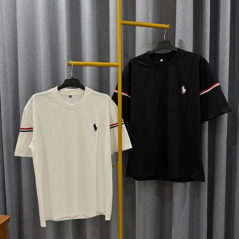 Áo thun cotton nam nữ ngắn tay, áo cổ tròn cao 3 phân thêu ngực logo ngựa, tay phối sọc đỏ trắng