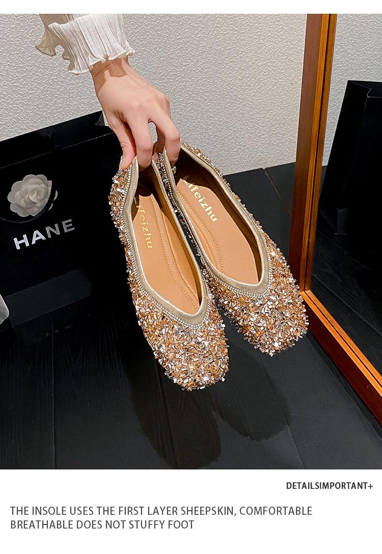 Product Introduction of 2025 new fashionable low heeled M ü ller women's shoes, with diamond studded decorative pointed single shoes, avant-garde design, simple, luxurious, comfortable, suitable for commuting, outdoor activities, etc 24