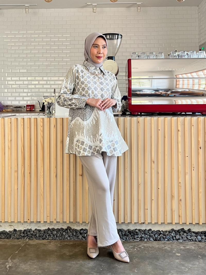 Product Introduction of BATIK RAVINDRA Blouse Batik Karina Katun Wanita 35