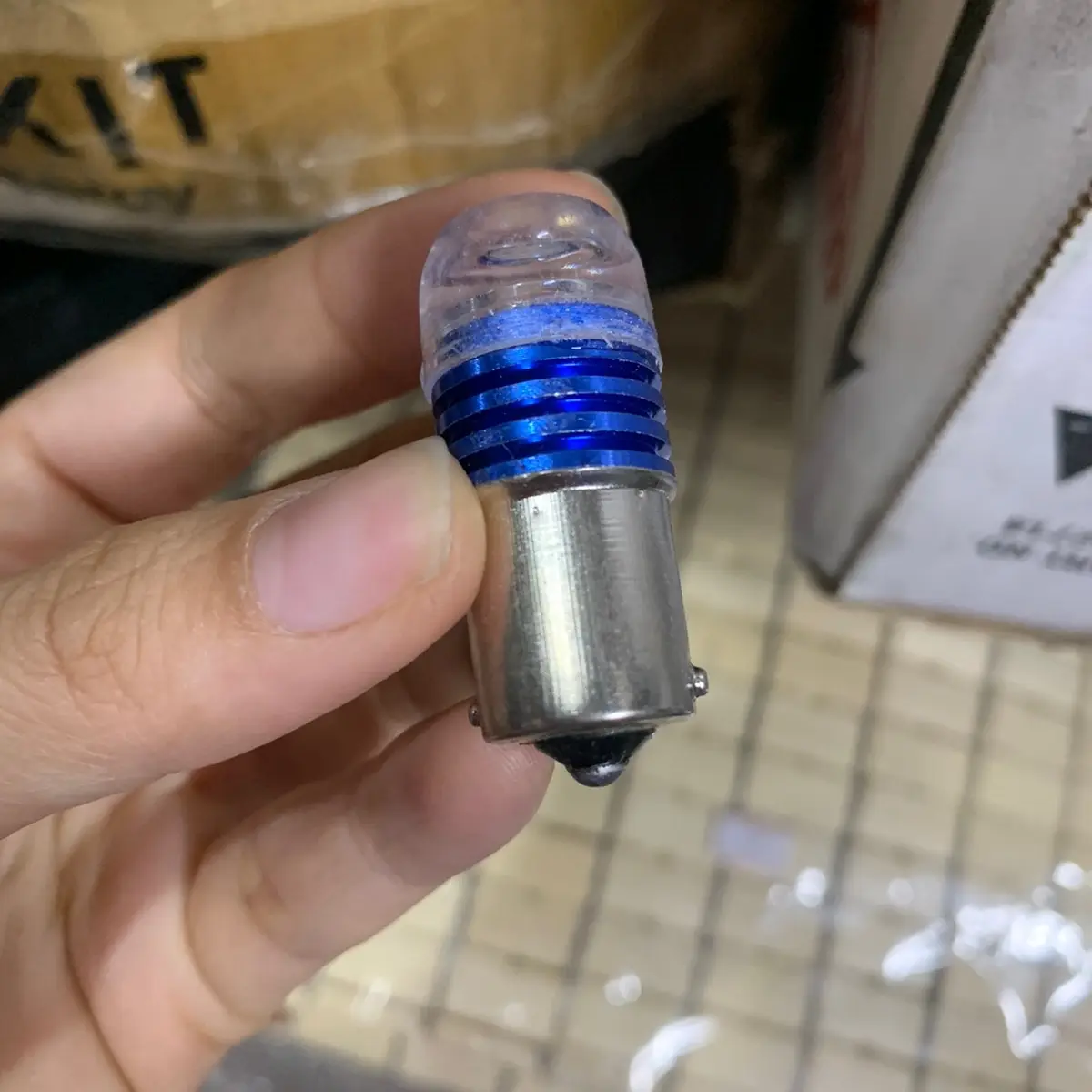 Bóng đèn 1 râu chớp đien 24v