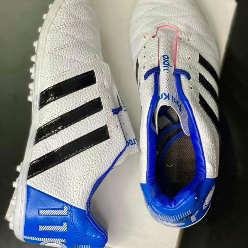 Giày đá banh, bóng Wika 3 sọc Toni Kroos 11 pro (Da nhăn, gót da) êm như aut