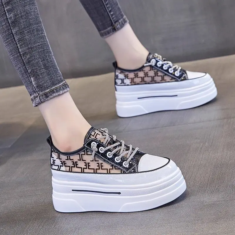 Giày Tăng Chiều Cao Nhỏ Đế 6Cm, Dành Cho Nữ, Màu Trắng, Bề Mặt Lưới Đế, Thoáng Khí, Thời Trang Mùa Hè Mới, Giày Thể Thao Thường Ngày Năm 2025