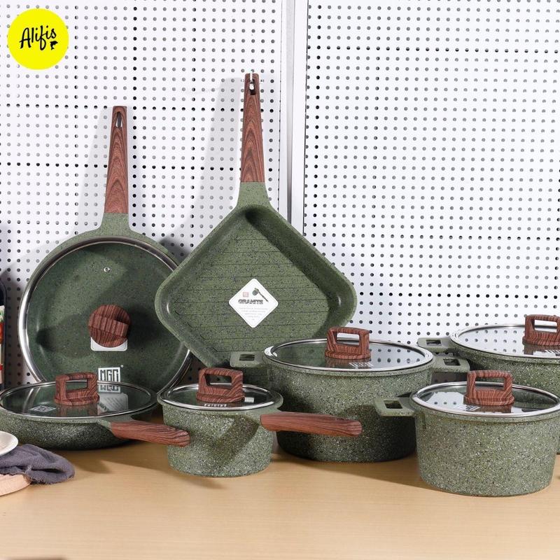 Bộ sưu tập nồi, chảo lòng chống dính chất liệu đá granite, hãng MGC có nắp, tay cầm gỗ cách nhiệt, màu xanh rêu nhạt