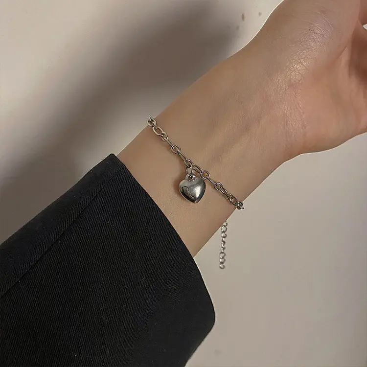 Southeast Asian Korean Style INS Heart Pendant Bracelet for Female Students Simple Personality Creative Minimalist Jewelry Wholesale
