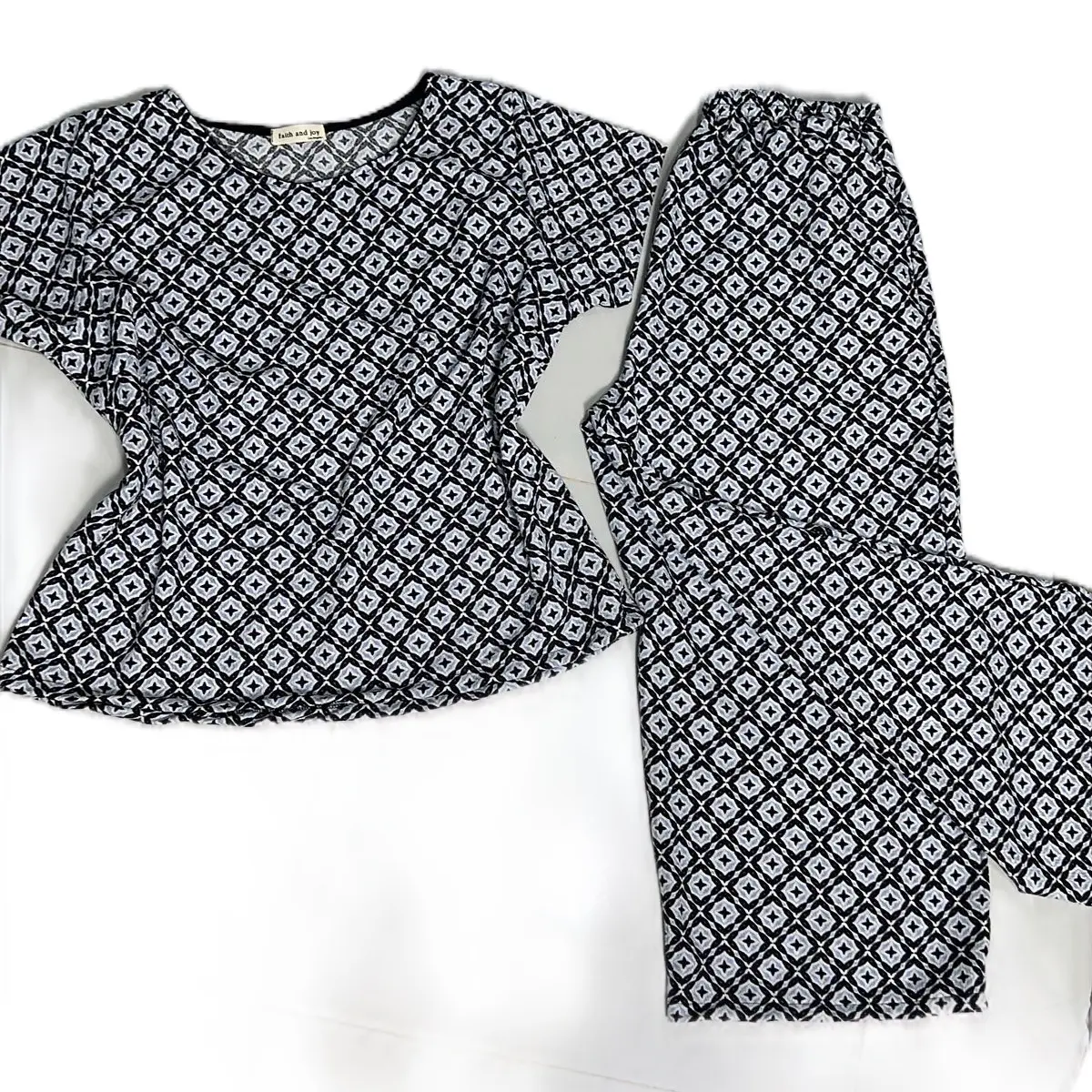 Đồ bộ trung niên chất liệu xốp Thái cao cấp | Thời trang cho bà, cho mẹ - Form dáng thoải mái, mát mẻ - Phù hợp mặc ở nhà, đi dạo, đi chơi | Set đồ màu đen phối hoạ tiết hoa văn trắng xanh | Đầy đủ size đến 100kg