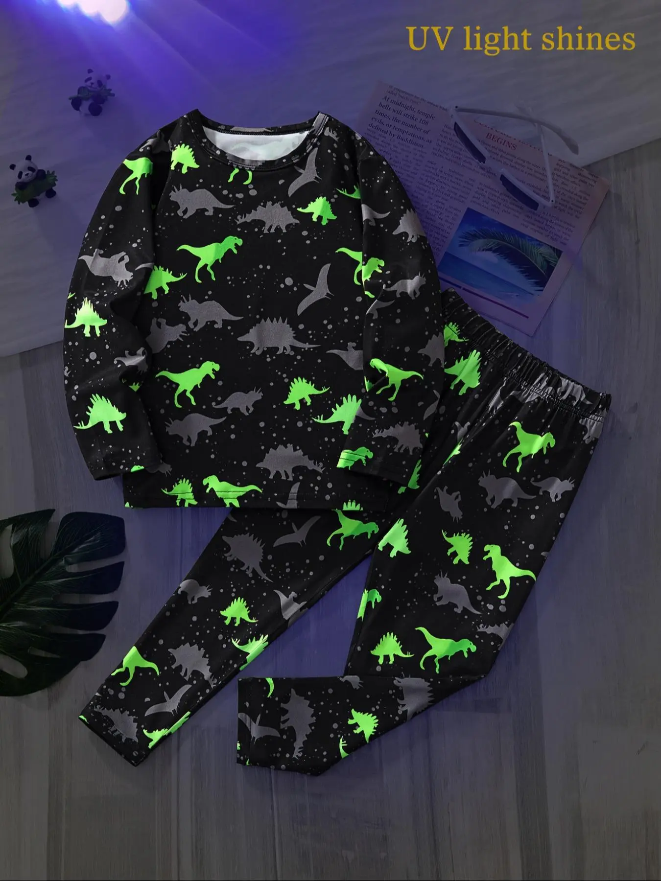 Two-piece Set Boy's Fluorescent Dinosaur Print Sweatshirt & Pants Set, Casual Long Sleeve Round Neck Pullover & Trousers for Fall & Winter, Kids Clothes for Daily Wear