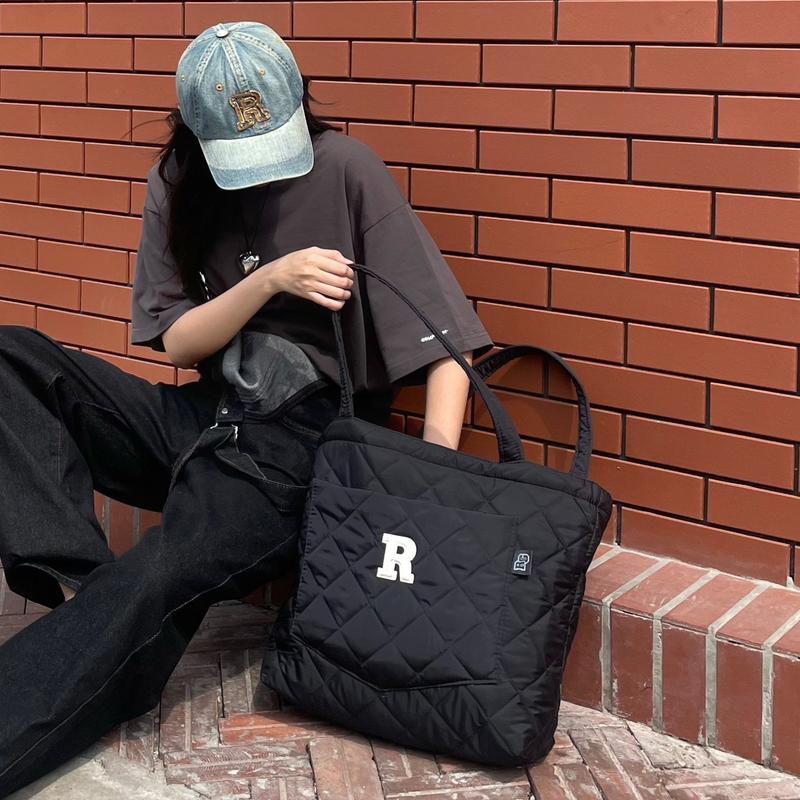 Túi Tote phao chần bông Regods đựng vừa hơn 2 laptop 17inch form rộng unisex nam nữ -  Oversized Puffer Bag