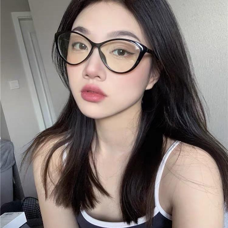 Gọng kính nhựa dẻo mắt mèo mảnh mai cho mặt to và vừa kèm tròng cận 7212