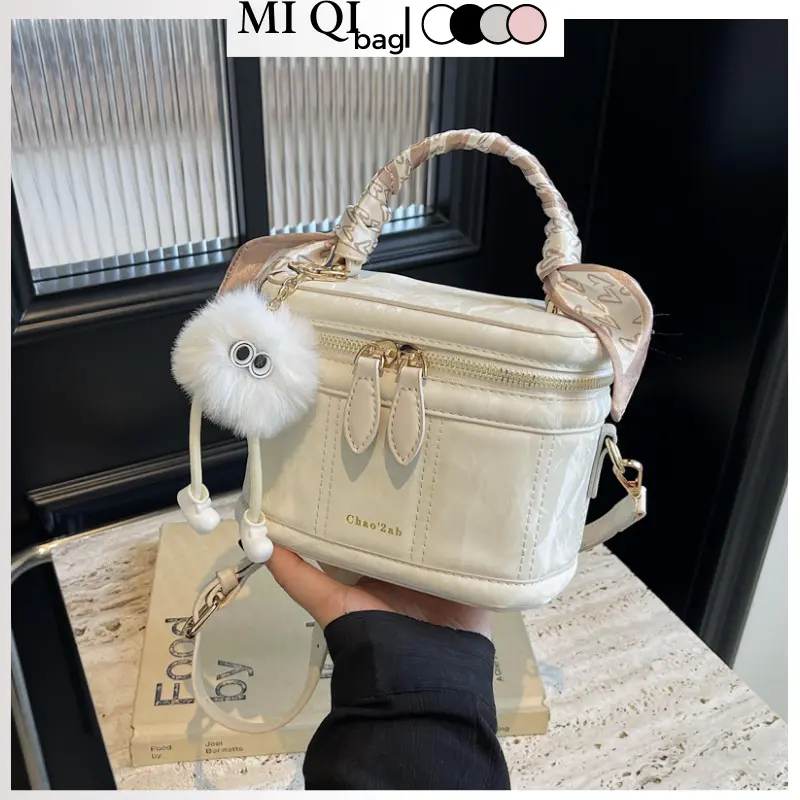 Túi Xách Nữ Đeo Chéo Đeo Vai Quai Xách Da Pu Sọc Vân Mix Charm Gấu Quảng Châu Cao Cấp Đi Tiệc Đi Chơi MIQI BAG TXC-101