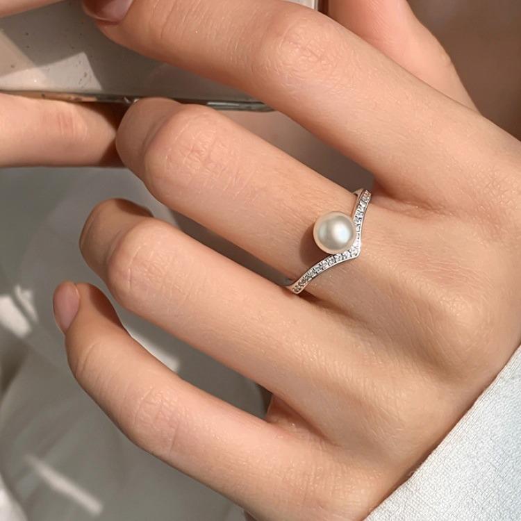 S925 Sterling Silver Pearl V-Shaped Ring Fashionable High-End Ring 0