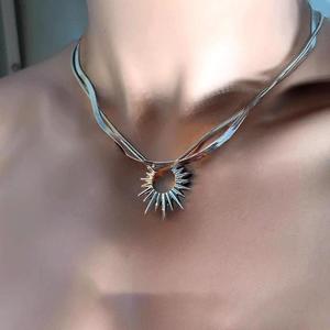 Kalung Berlapis Serbaguna, Dewa Matahari Dua Lapisan, Keluli Titanium, Mewah dan Elegan, Gaya Minimalis dan Sejuk, Untuk Wanita dan Lelaki, Sesuai untuk Semua Majlis, Aksesori Lelaki, Aksesori Wanita Jewelry Necklaces gelang  perak
