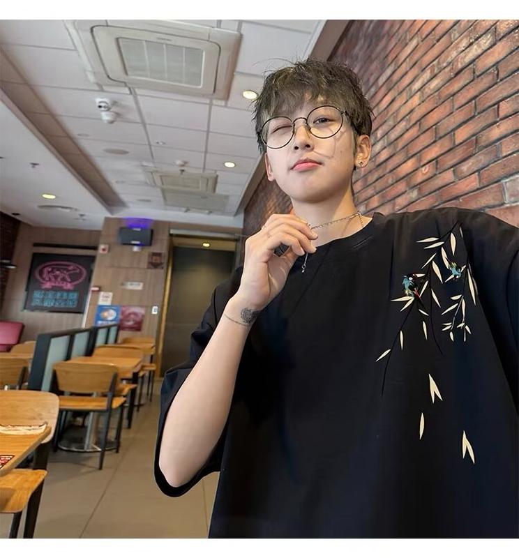 Product Introduction of Popular fashion bamboo print loose T-shirt cotton print short sleeve plus size tee for men 34