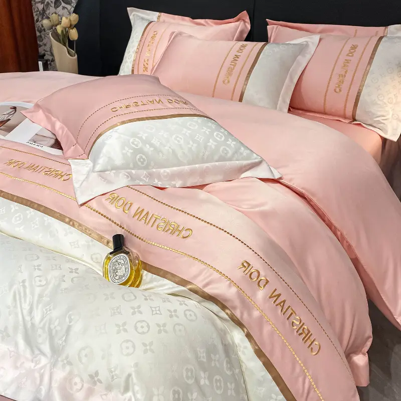 Set Tempat Tidur Empat Keping, Sutera Rasa Sejuk Mewah, Empat Keping, Sutera Musim Bunga, Licin dan Mesra Kulit, Sarung Kuilt Sutera Ais Dua Sisi, Tempat Tidur Mewah, Termasuk Cadar, Sarung Kuilt, Sarung Bantal dan 2 Sarung Bantal.