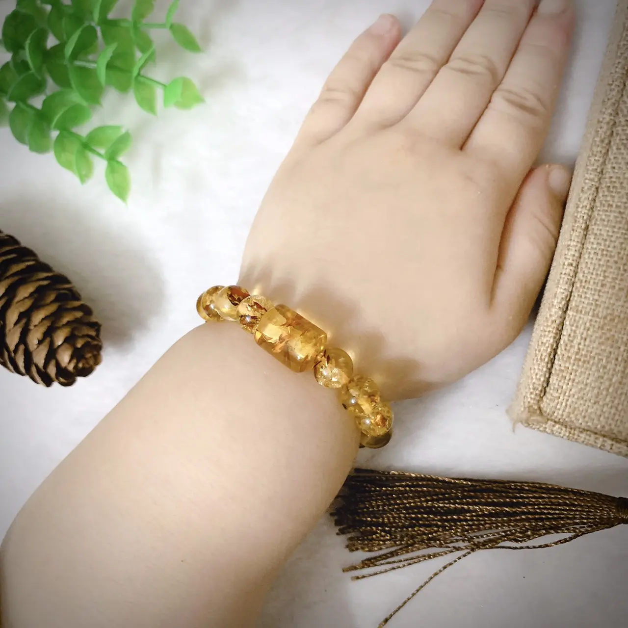 Vòng hổ phách mix lu thống cho bé