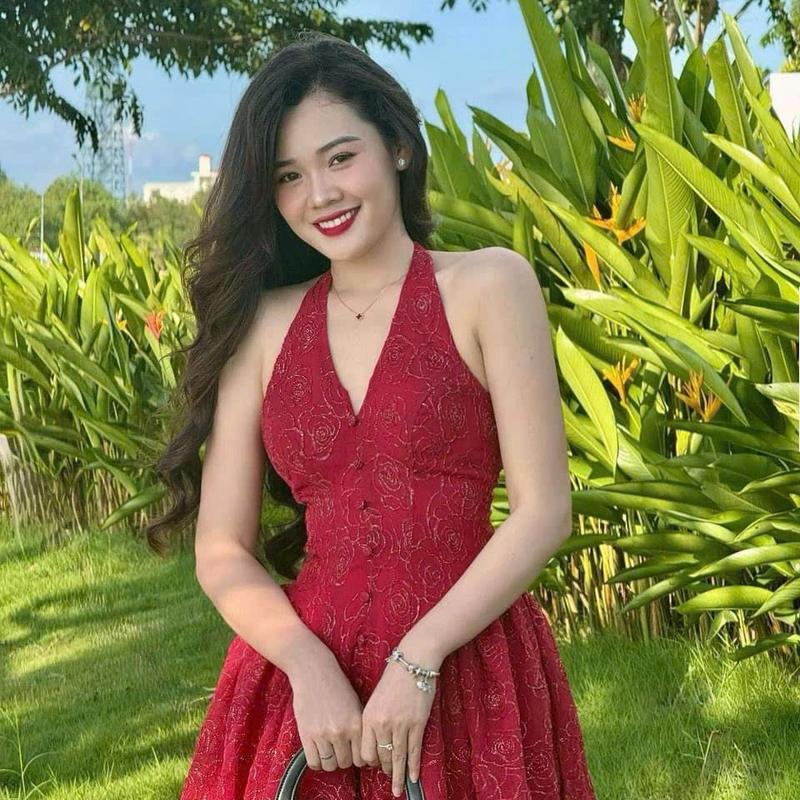 ĐẦM TƠ THÊU HOA ĐỎ KIM SA ĐI TIỆC, ĐU SỰ KIỆN, ĐI CHƠI, ĐẦM CỔ YẾM BLING BLING SANG CHẢNH LẤP LÁNH, ĐẦM TẾT, ĐẦM GIÁNG SINH, ĐẦM NOEL, ĐẦM TIỆC CUỐI NĂM CỰC XINH Women Dress Kim Tuyến 5
