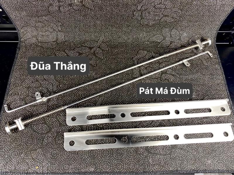 ĐŨA THẮNG VÀ PÁT GIỮ MÁ ĐÙM SALAYA INOX 304 DÀY 4ly CHO WAVE, DREAM ,FULED ,EX NHỎ Phụ Kiện