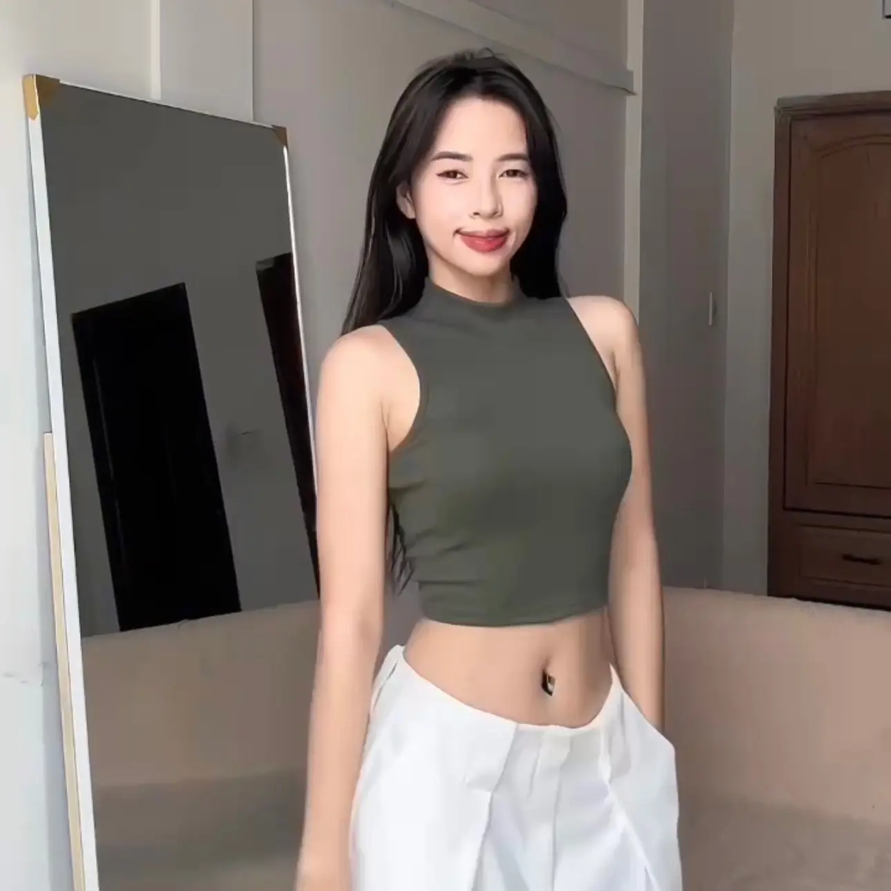 Áo Ba Lỗ Croptop Nữ Cổ Cao, Áo Sát Nách Cổ Lọ ôm Body vải thun gân co giản.