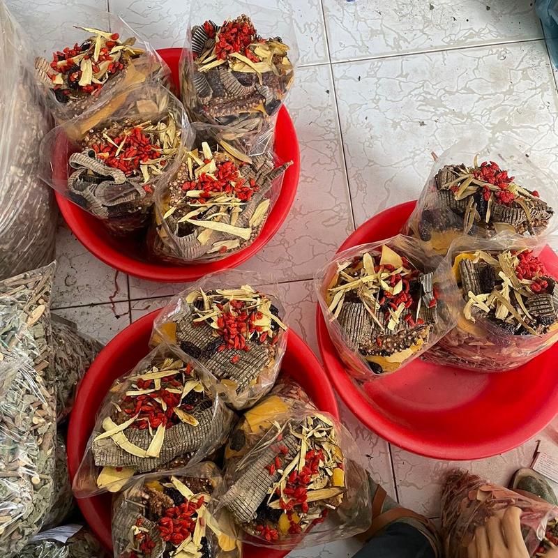 Than thuốc ngâm rượu đau nhức xương khớp 